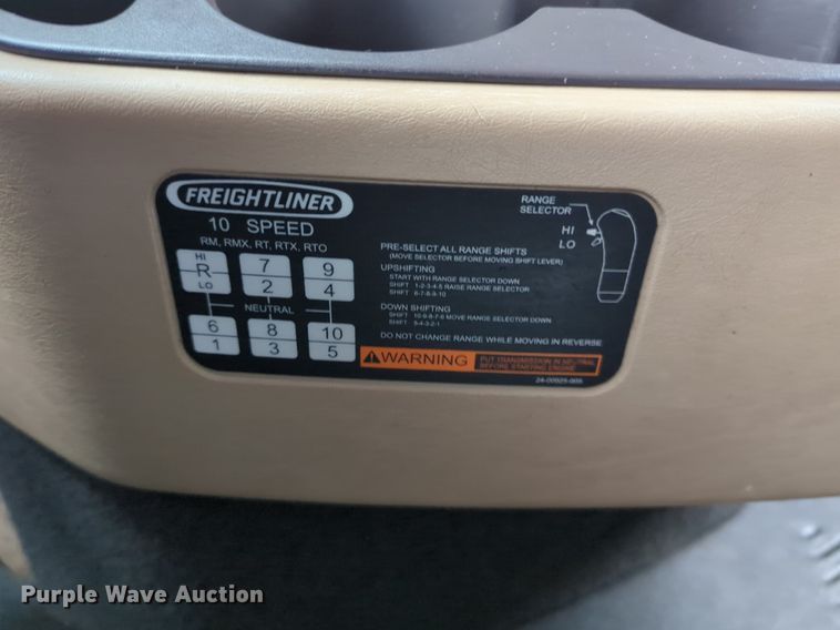 image for item LY9501 2016 Freightliner Coronado 122SD  semi truck