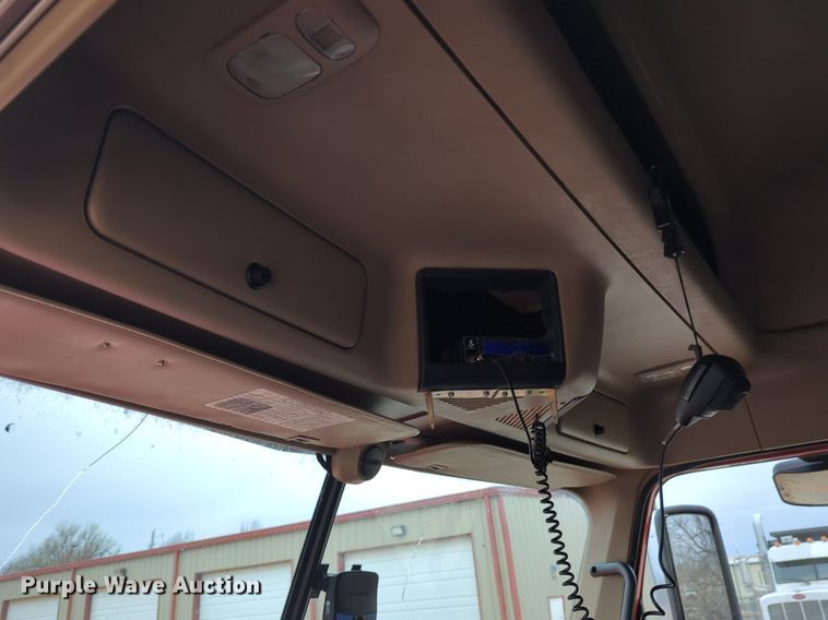 image for item LY9501 2016 Freightliner Coronado 122SD  semi truck