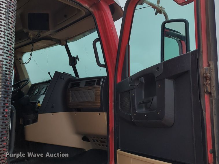 image for item LY9501 2016 Freightliner Coronado 122SD  semi truck