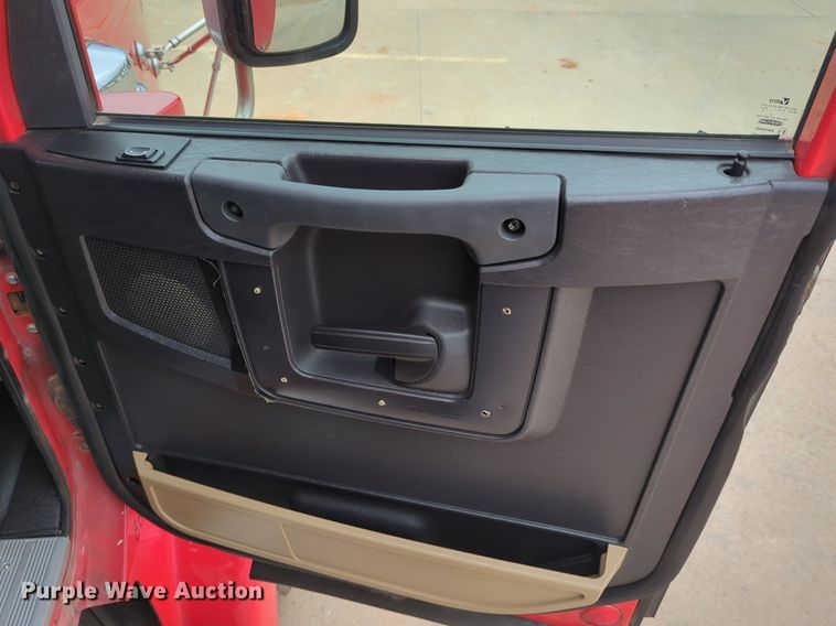 image for item LY9501 2016 Freightliner Coronado 122SD  semi truck