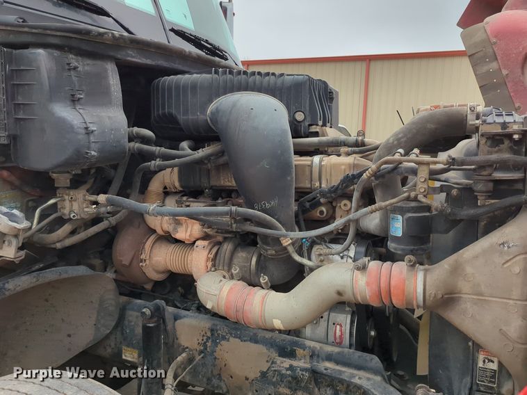 image for item LY9501 2016 Freightliner Coronado 122SD  semi truck