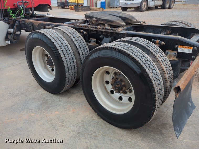 image for item LY9501 2016 Freightliner Coronado 122SD  semi truck