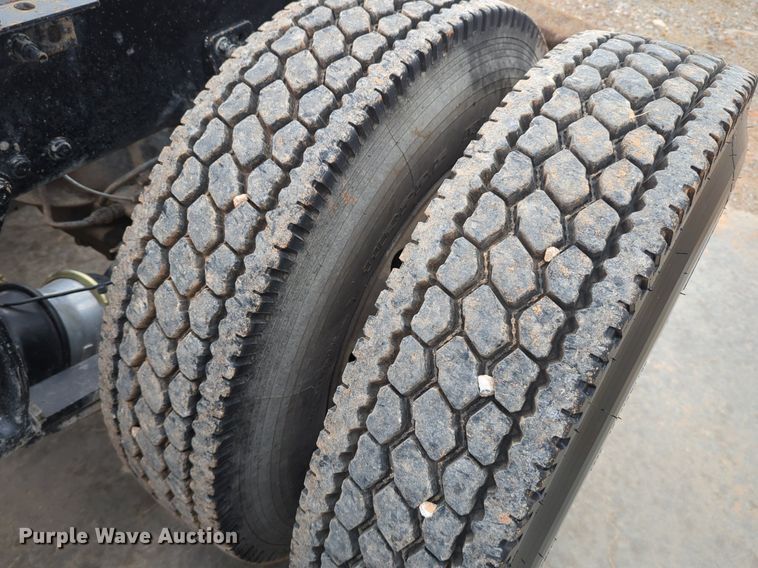 image for item LY9501 2016 Freightliner Coronado 122SD  semi truck