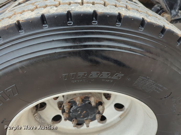 image for item LY9501 2016 Freightliner Coronado 122SD  semi truck