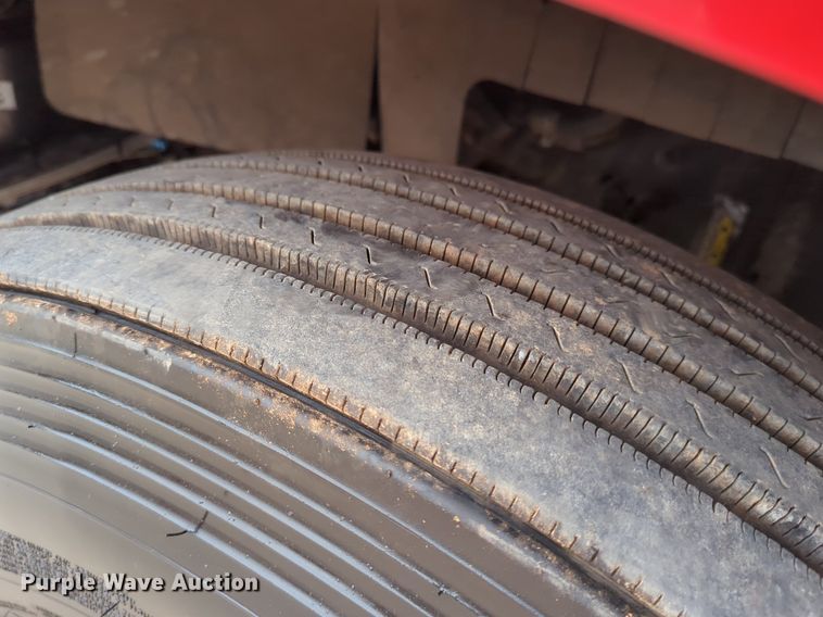 image for item LY9501 2016 Freightliner Coronado 122SD  semi truck