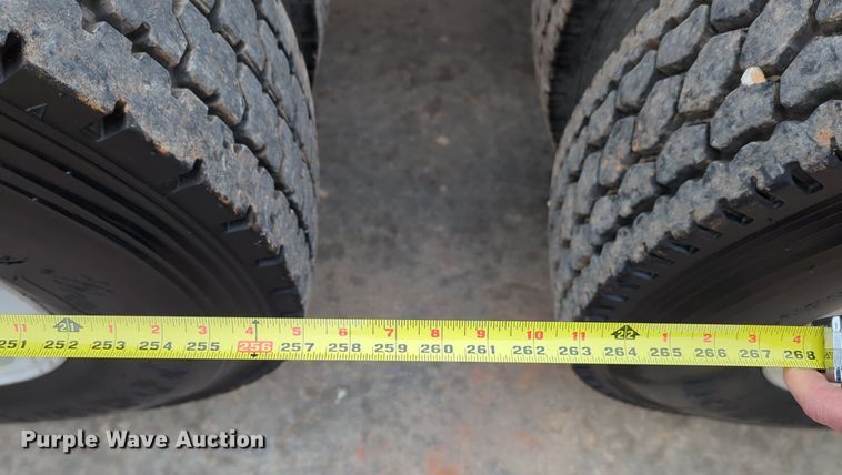 image for item LY9501 2016 Freightliner Coronado 122SD  semi truck