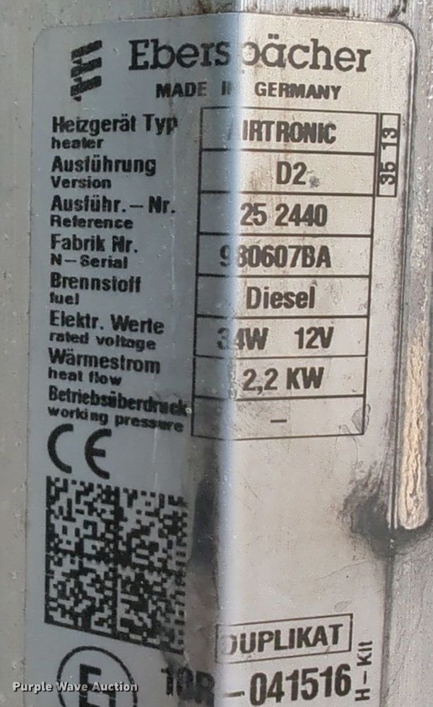 image for item LY9502 2015 Peterbilt 386  semi truck