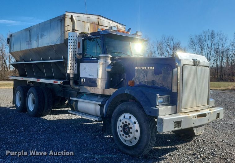 image for item MI9866 1998 Western Star 4964F  fertilizer delivery truck