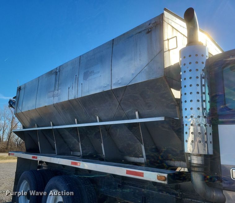 image for item MI9866 1998 Western Star 4964F  fertilizer delivery truck