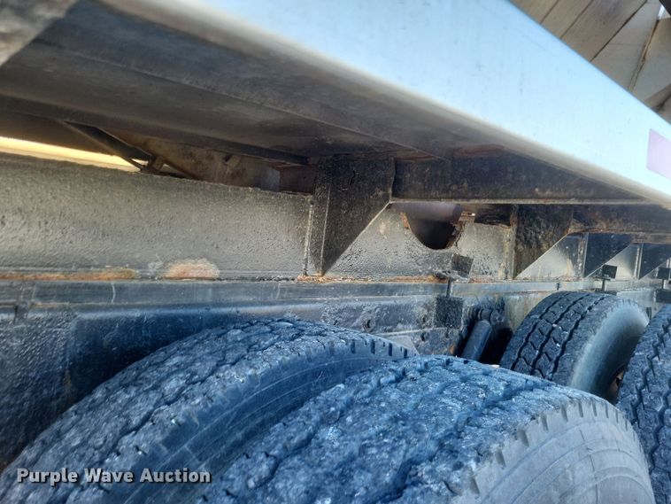 image for item MI9866 1998 Western Star 4964F  fertilizer delivery truck