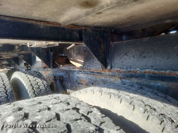 image for item MI9866 1998 Western Star 4964F  fertilizer delivery truck