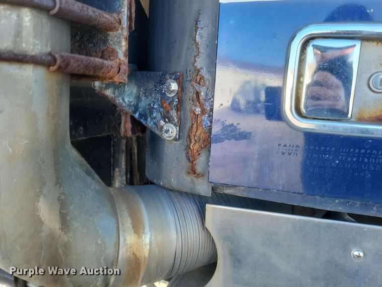 image for item MI9866 1998 Western Star 4964F  fertilizer delivery truck