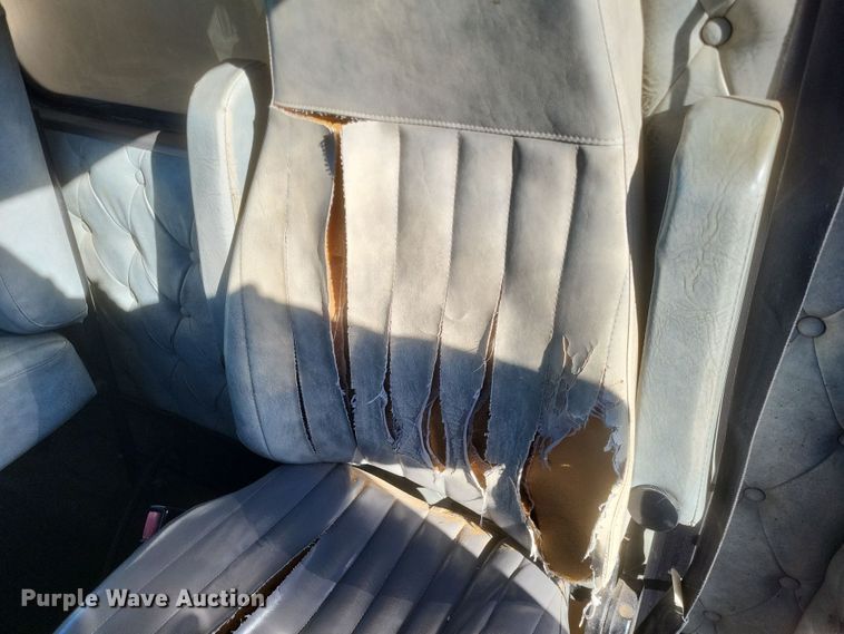 image for item MI9866 1998 Western Star 4964F  fertilizer delivery truck