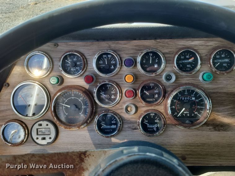 image for item MI9866 1998 Western Star 4964F  fertilizer delivery truck