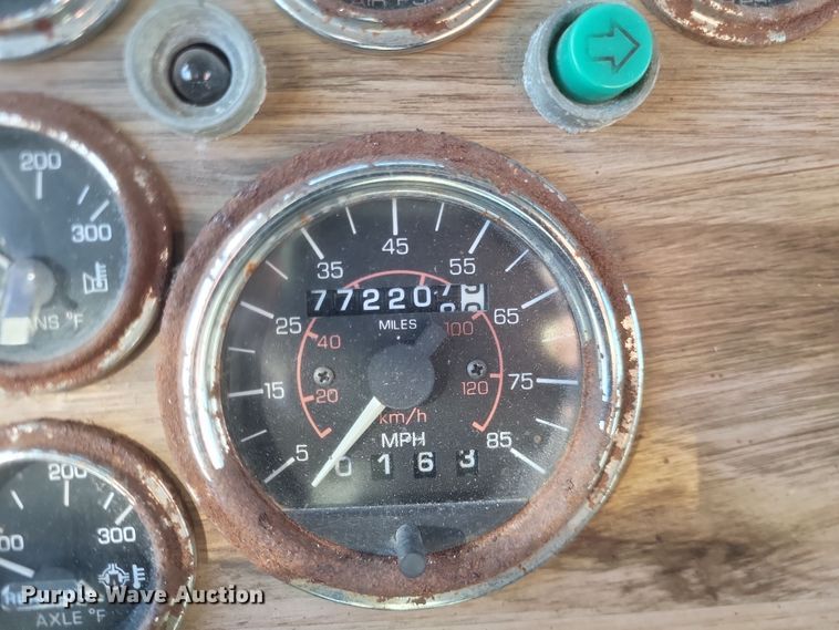 image for item MI9866 1998 Western Star 4964F  fertilizer delivery truck