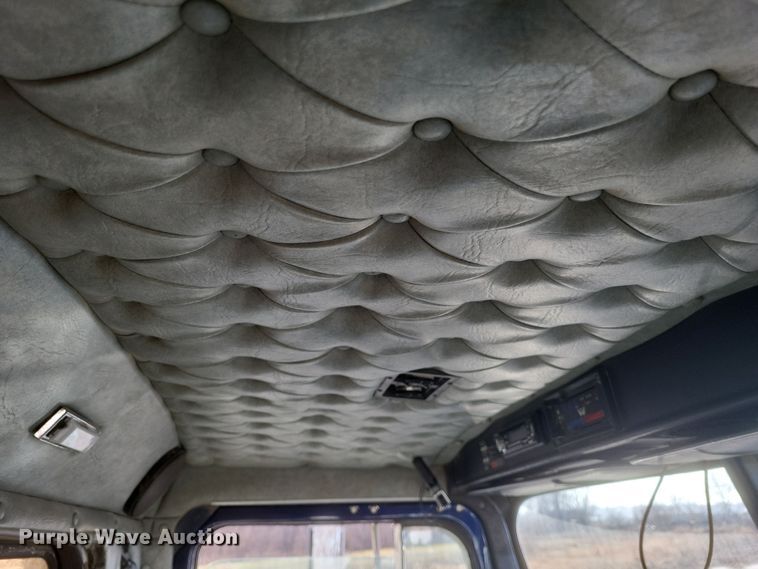 image for item MI9866 1998 Western Star 4964F  fertilizer delivery truck