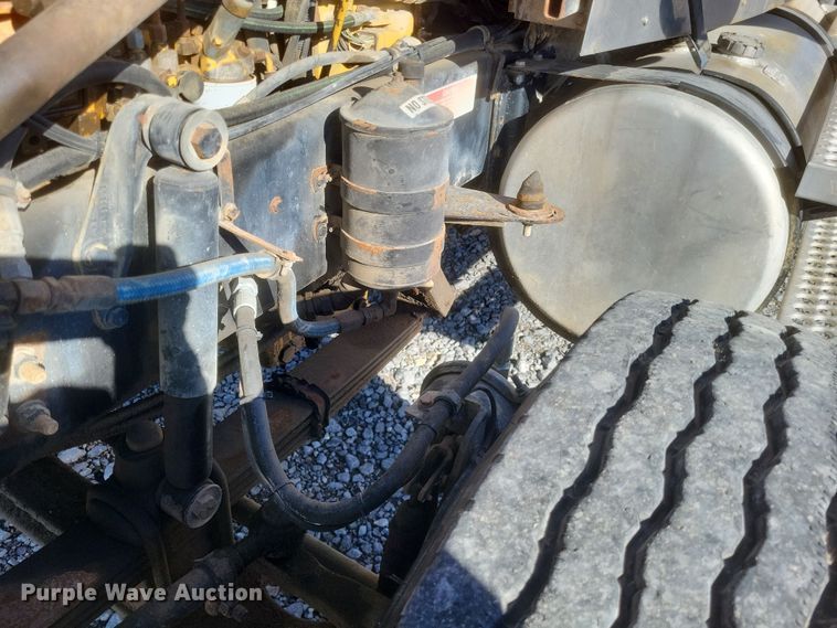 image for item MI9866 1998 Western Star 4964F  fertilizer delivery truck