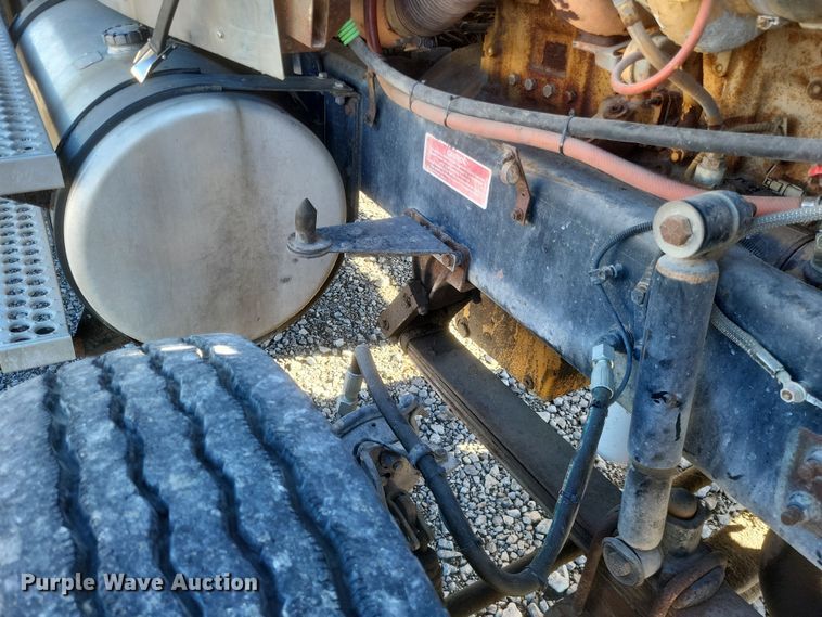 image for item MI9866 1998 Western Star 4964F  fertilizer delivery truck