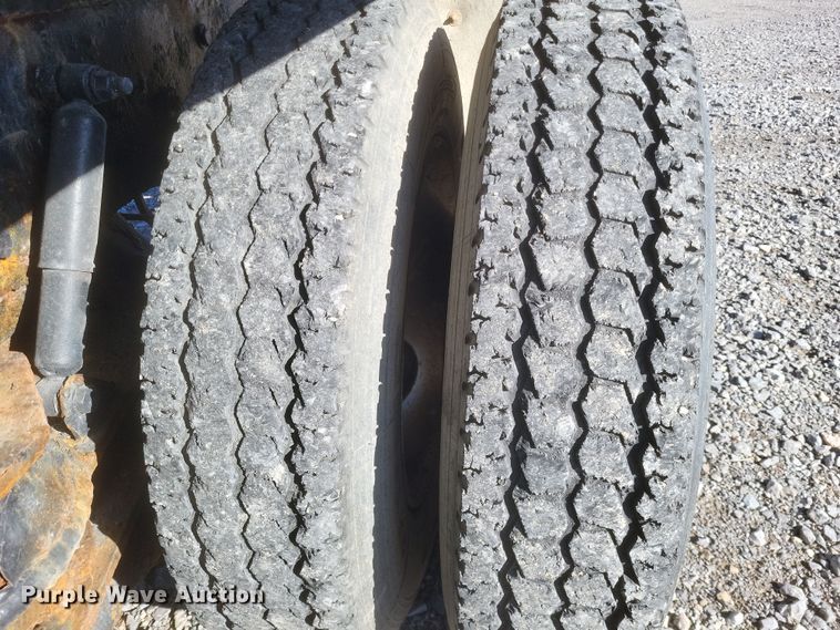 image for item MI9866 1998 Western Star 4964F  fertilizer delivery truck