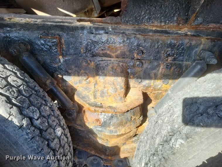 image for item MI9866 1998 Western Star 4964F  fertilizer delivery truck