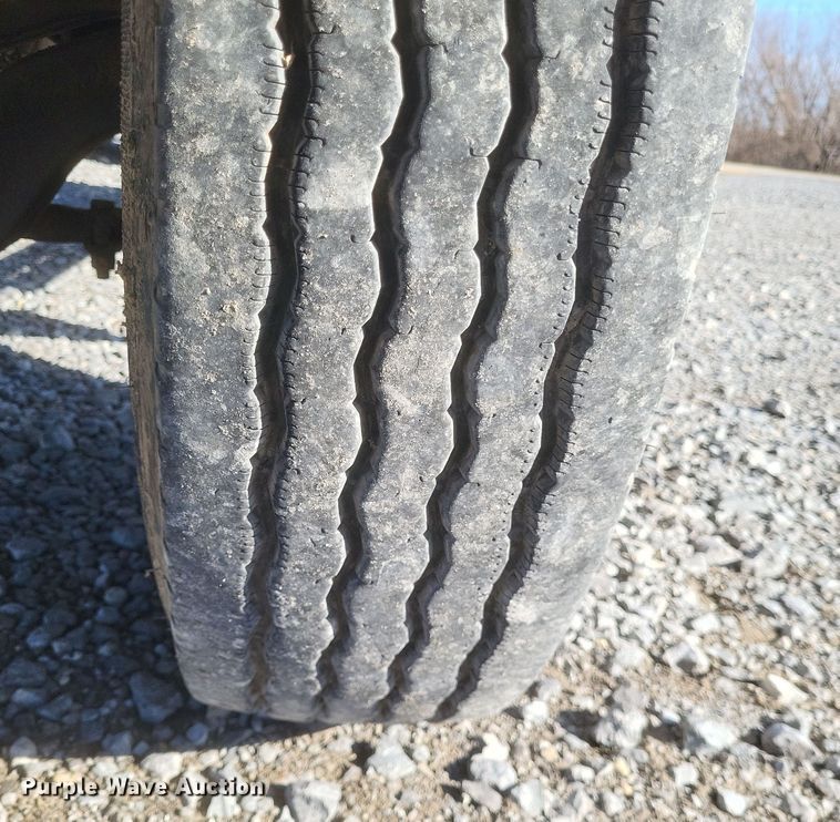 image for item MI9866 1998 Western Star 4964F  fertilizer delivery truck