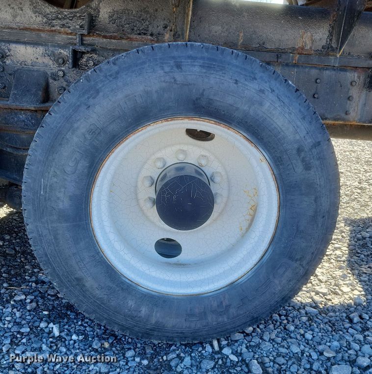 image for item MI9866 1998 Western Star 4964F  fertilizer delivery truck