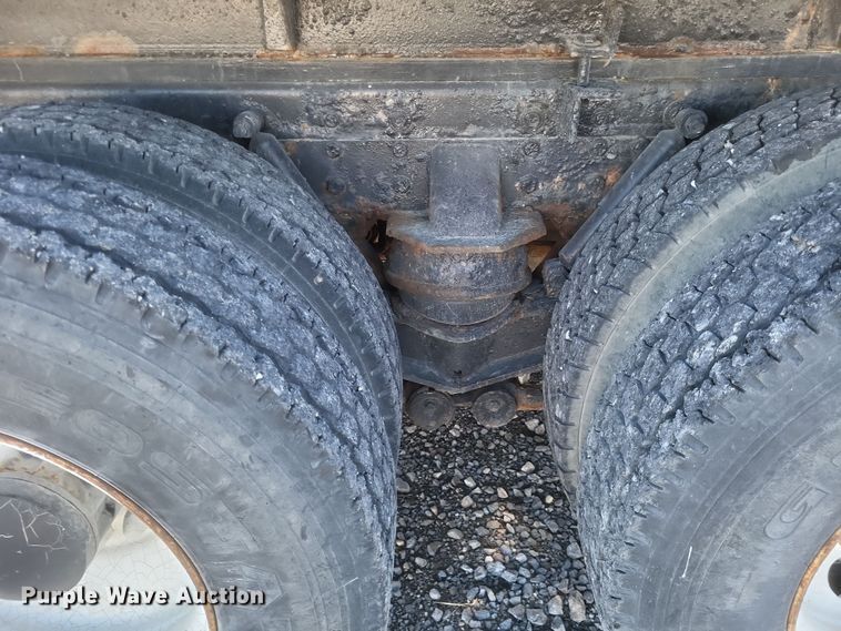 image for item MI9866 1998 Western Star 4964F  fertilizer delivery truck