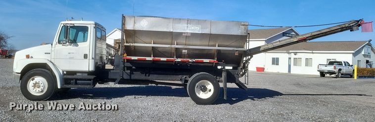 image for item MI9867 1995 Freightliner FL70  fertilizer delivery truck
