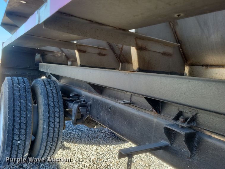 image for item MI9867 1995 Freightliner FL70  fertilizer delivery truck