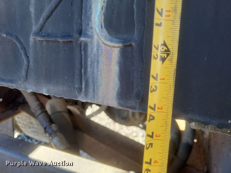 image for item MI9867 1995 Freightliner FL70  fertilizer delivery truck