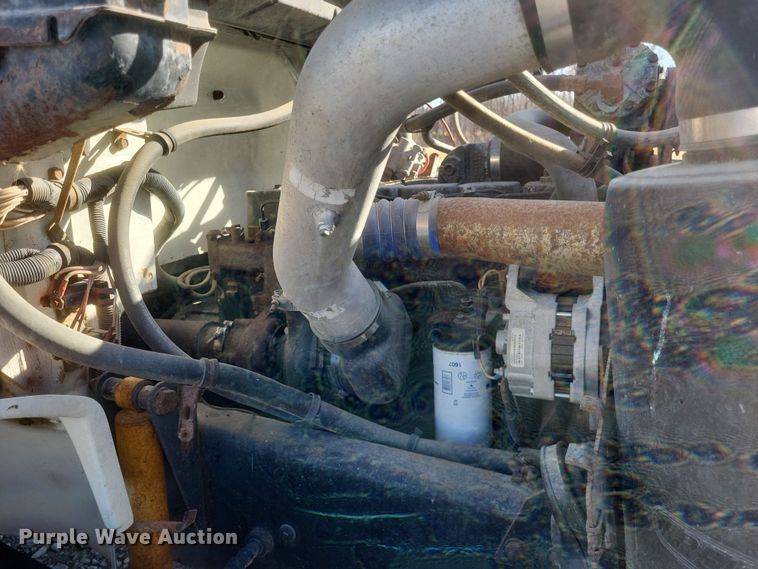 image for item MI9867 1995 Freightliner FL70  fertilizer delivery truck