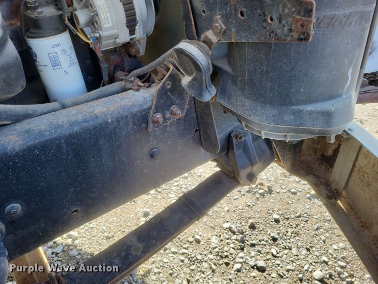 image for item MI9867 1995 Freightliner FL70  fertilizer delivery truck