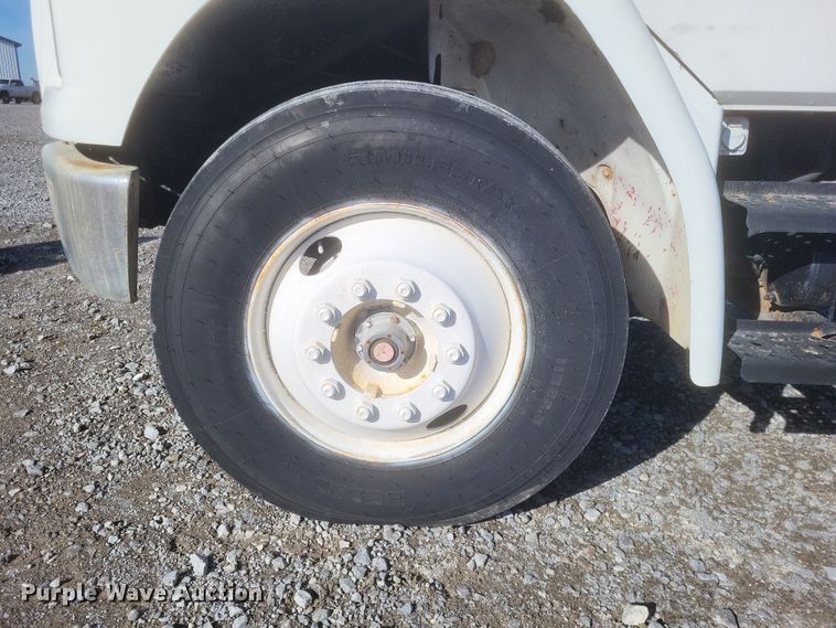 image for item MI9867 1995 Freightliner FL70  fertilizer delivery truck