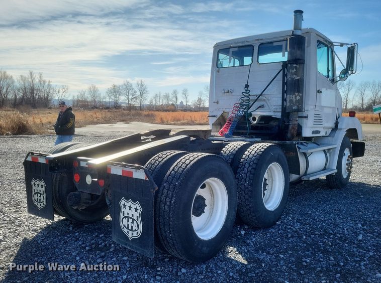 image for item MI9868 1989 Freightliner  semi truck