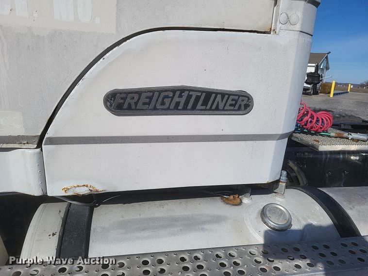 image for item MI9868 1989 Freightliner  semi truck