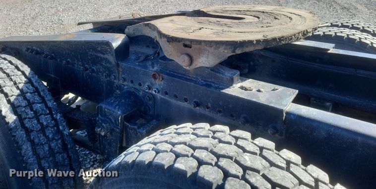 image for item MI9868 1989 Freightliner  semi truck