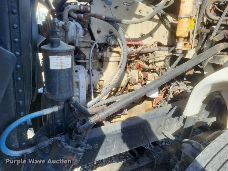 image for item MI9868 1989 Freightliner  semi truck