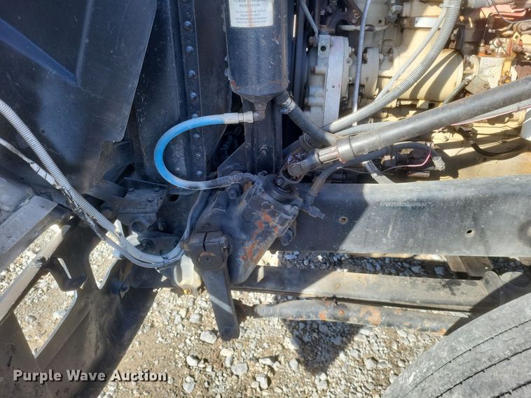 image for item MI9868 1989 Freightliner  semi truck