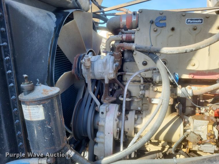 image for item MI9868 1989 Freightliner  semi truck