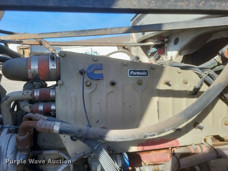 image for item MI9868 1989 Freightliner  semi truck