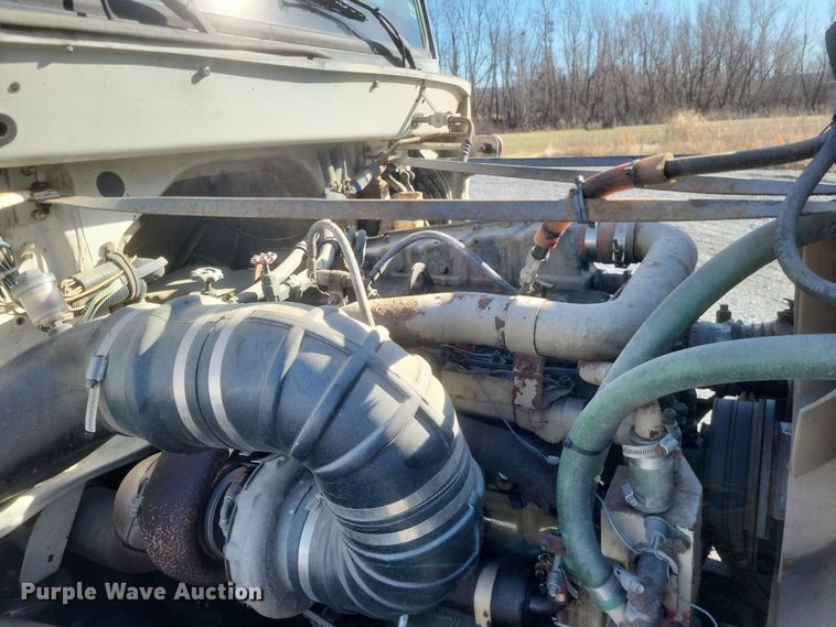 image for item MI9868 1989 Freightliner  semi truck