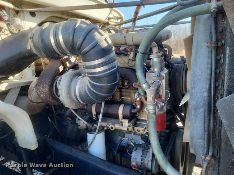 image for item MI9868 1989 Freightliner  semi truck