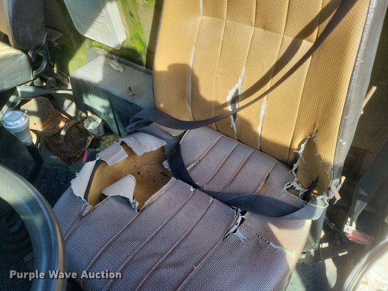 image for item MI9868 1989 Freightliner  semi truck