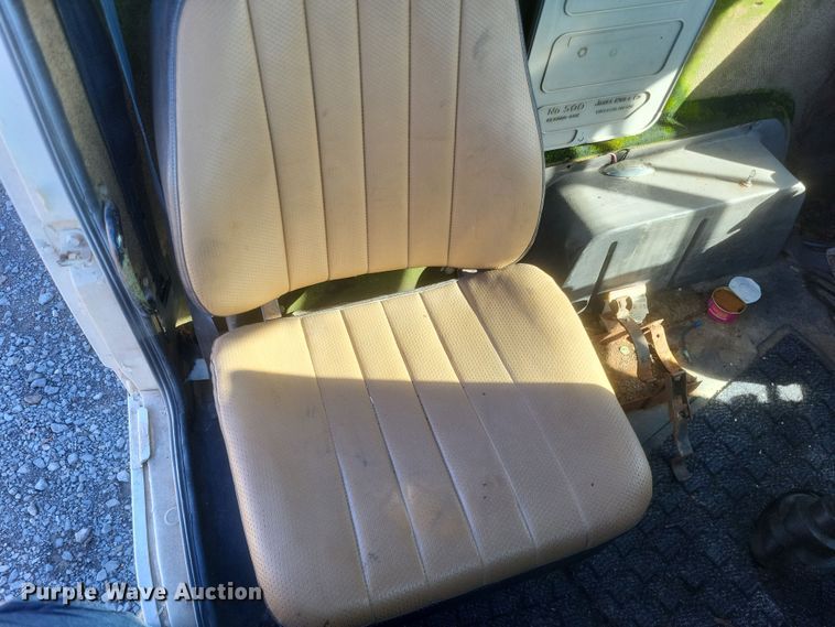 image for item MI9868 1989 Freightliner  semi truck