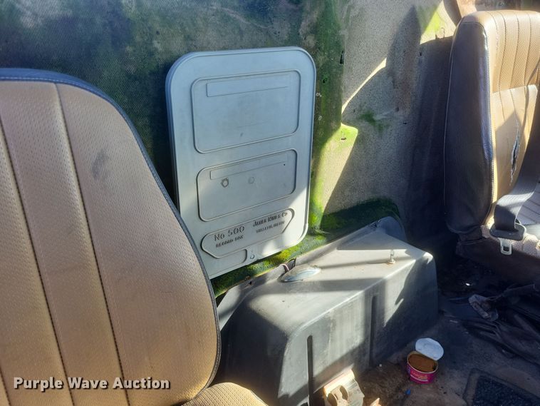 image for item MI9868 1989 Freightliner  semi truck