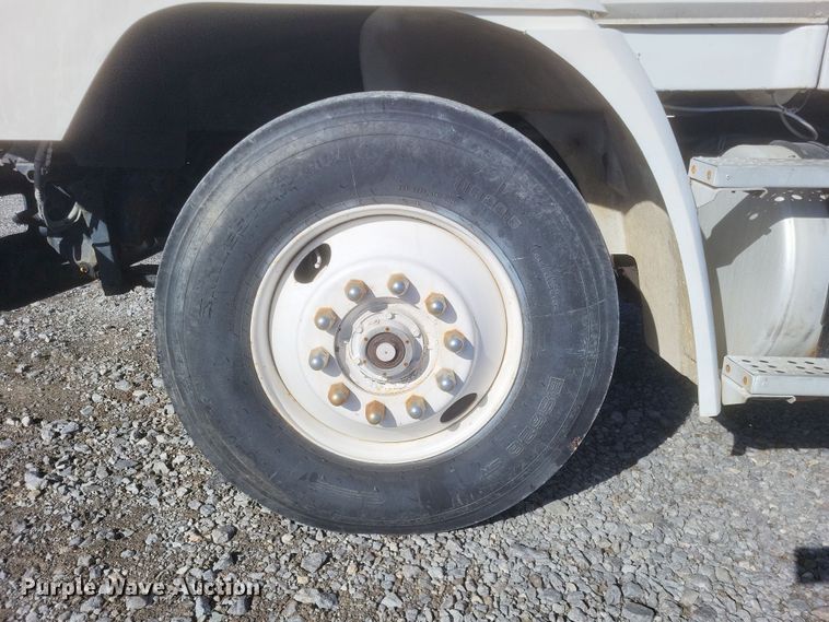 image for item MI9868 1989 Freightliner  semi truck