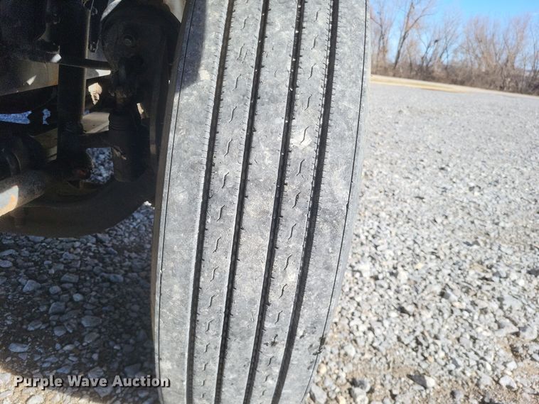 image for item MI9868 1989 Freightliner  semi truck