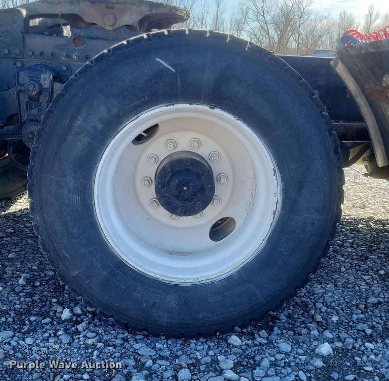 image for item MI9868 1989 Freightliner  semi truck