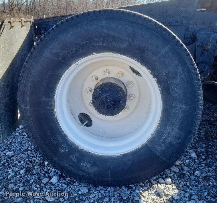 image for item MI9868 1989 Freightliner  semi truck