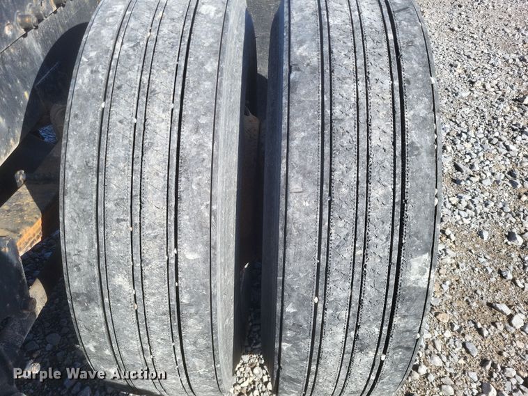 image for item MI9868 1989 Freightliner  semi truck